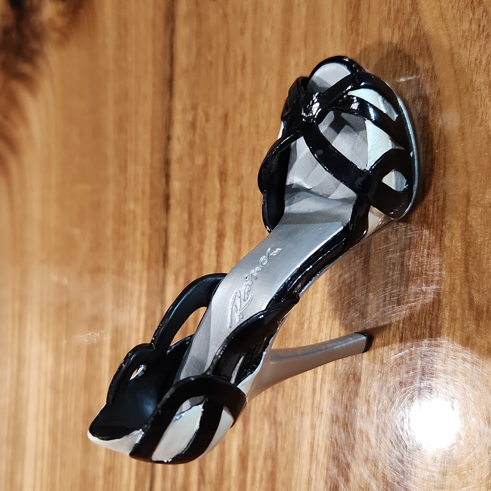 "High Maintenance" Just The Right Shoe Black High Heels